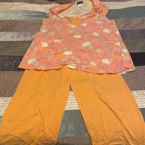 Women’s large Joe Boxer tank top & crop pants pj’s